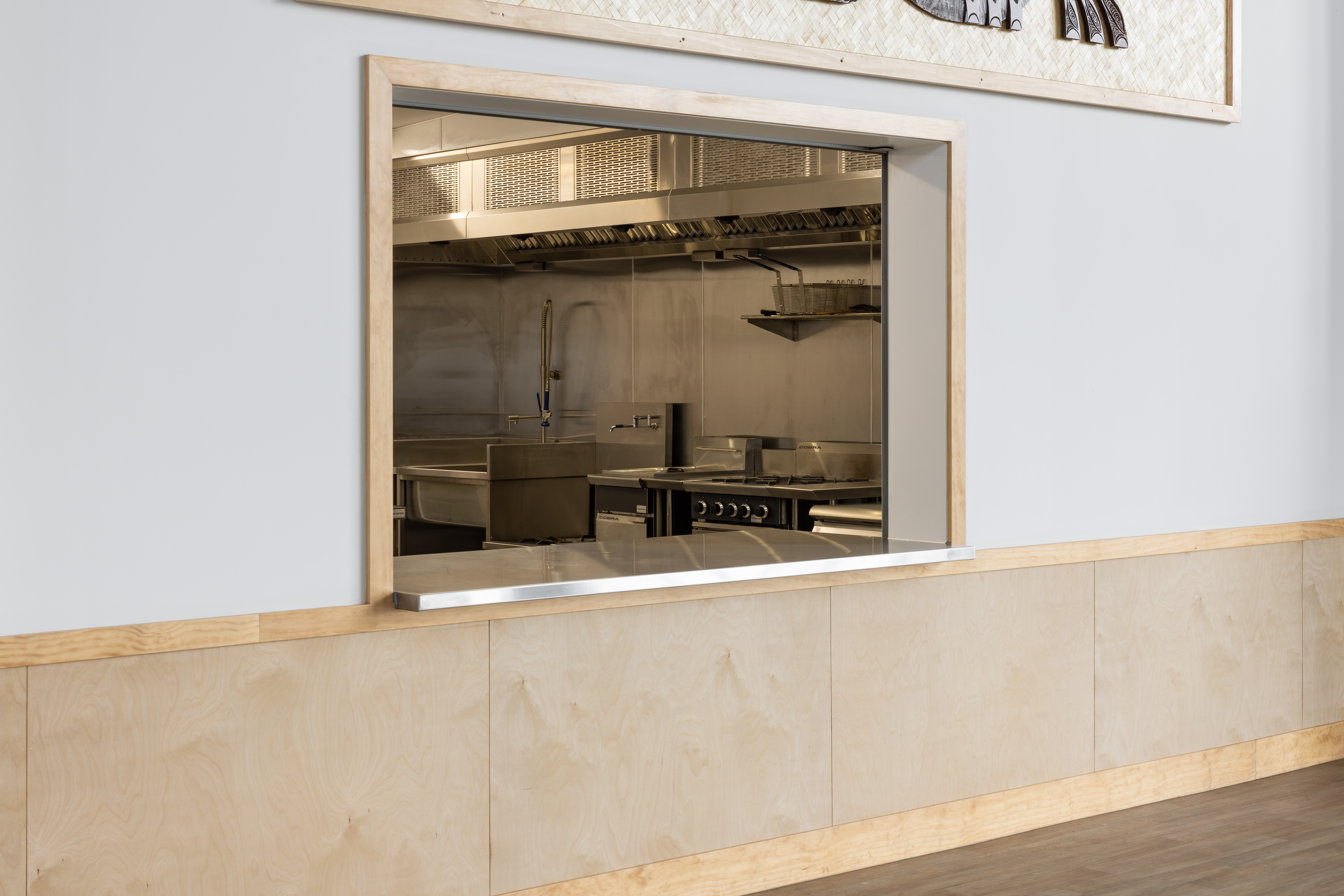 Roller door for food service. Roller door for food service.